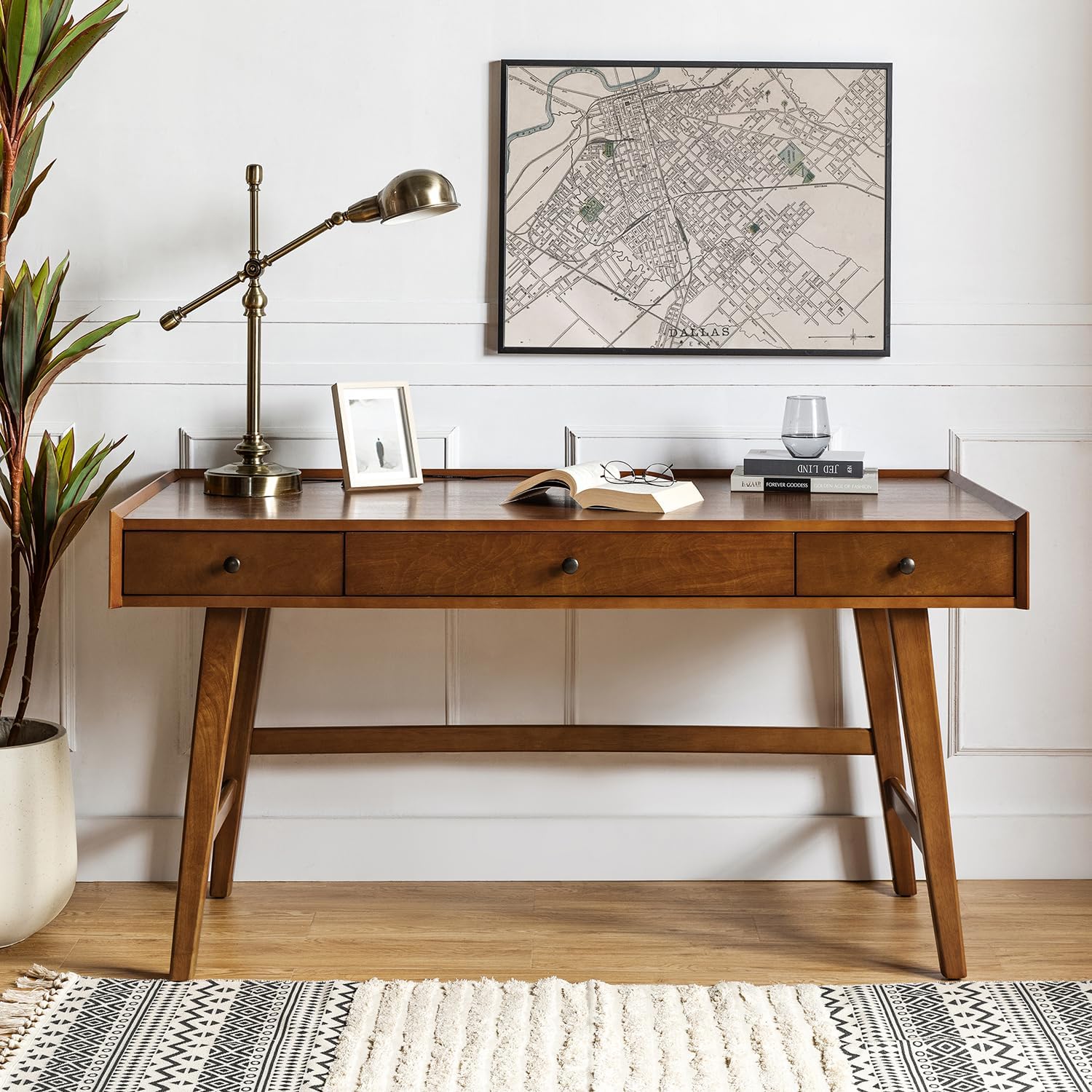 Biurko w stylu mid-century z 3 – Desk Charging Station recenzja i cena